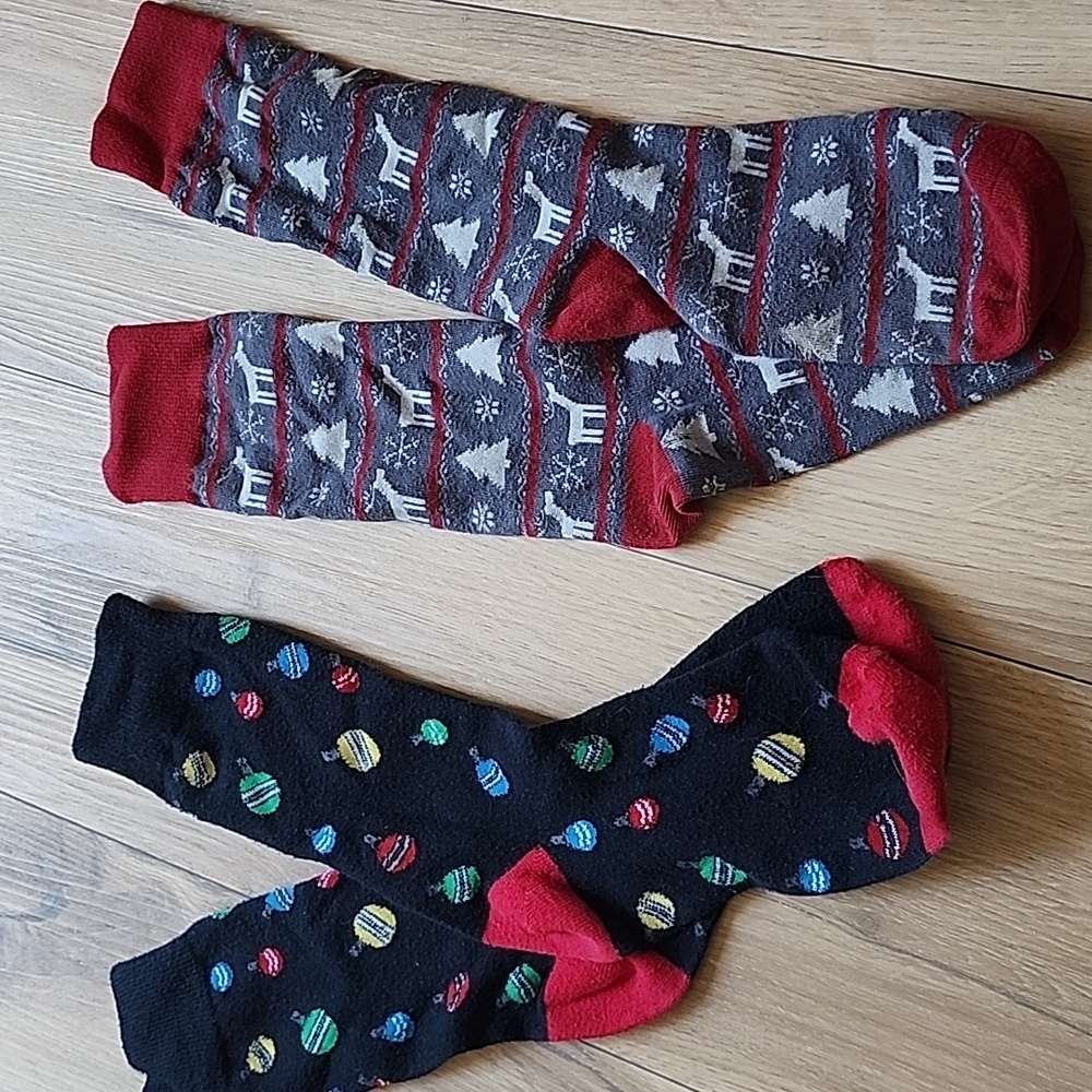 Bundle Of 2 Pairs Holiday Socks